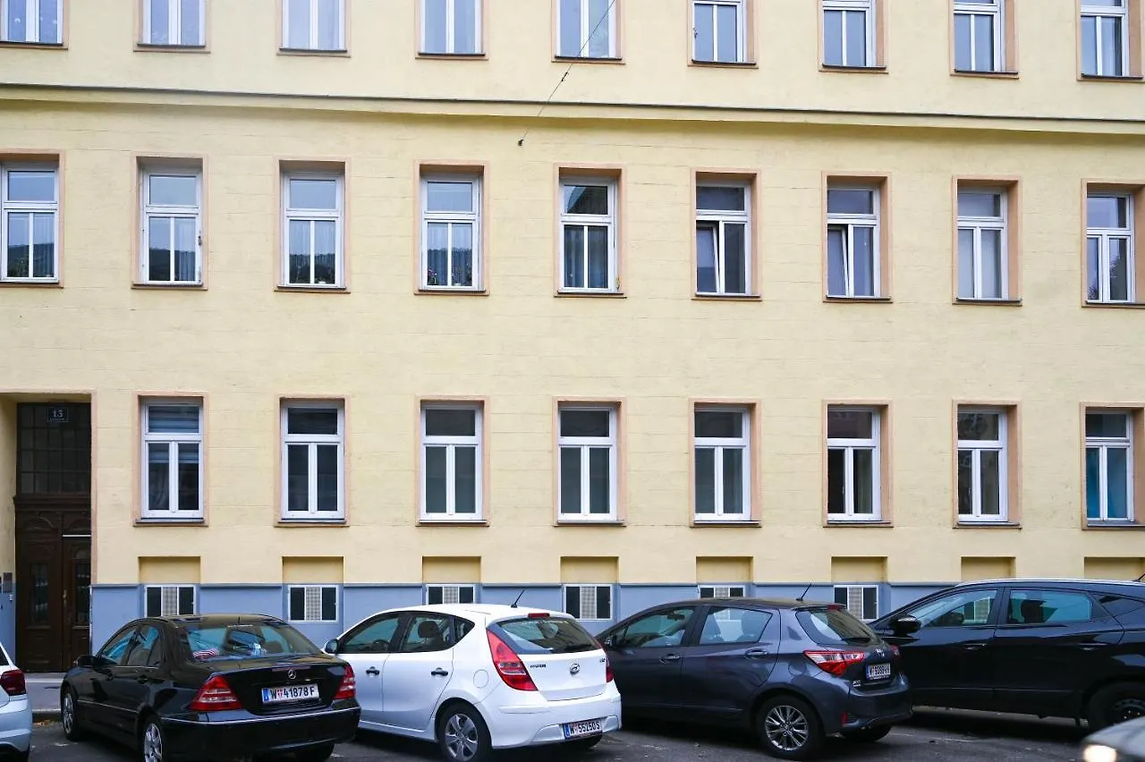 Bright Duplex Danube Canal Vienna 0*,  Austria
